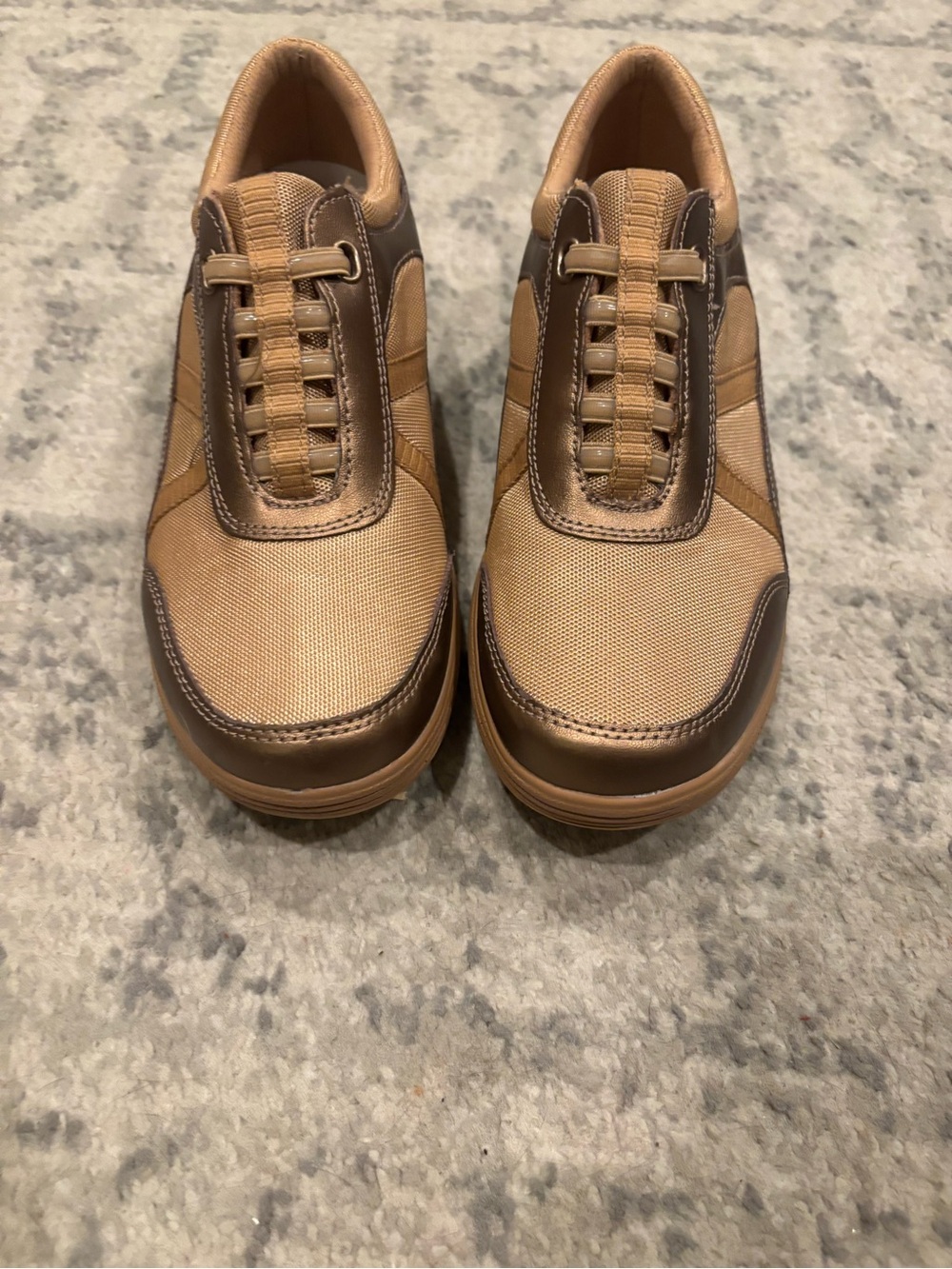 Grasshopper Gel & Fit gold size 9 retro tennis shoes
